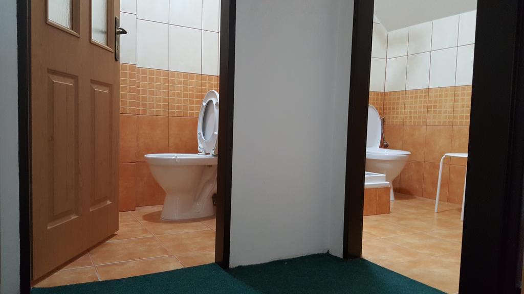 Hotel Penzion Eqilon à Mělník Extérieur photo