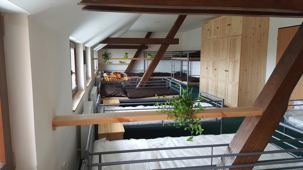 Hotel Penzion Eqilon à Mělník Extérieur photo