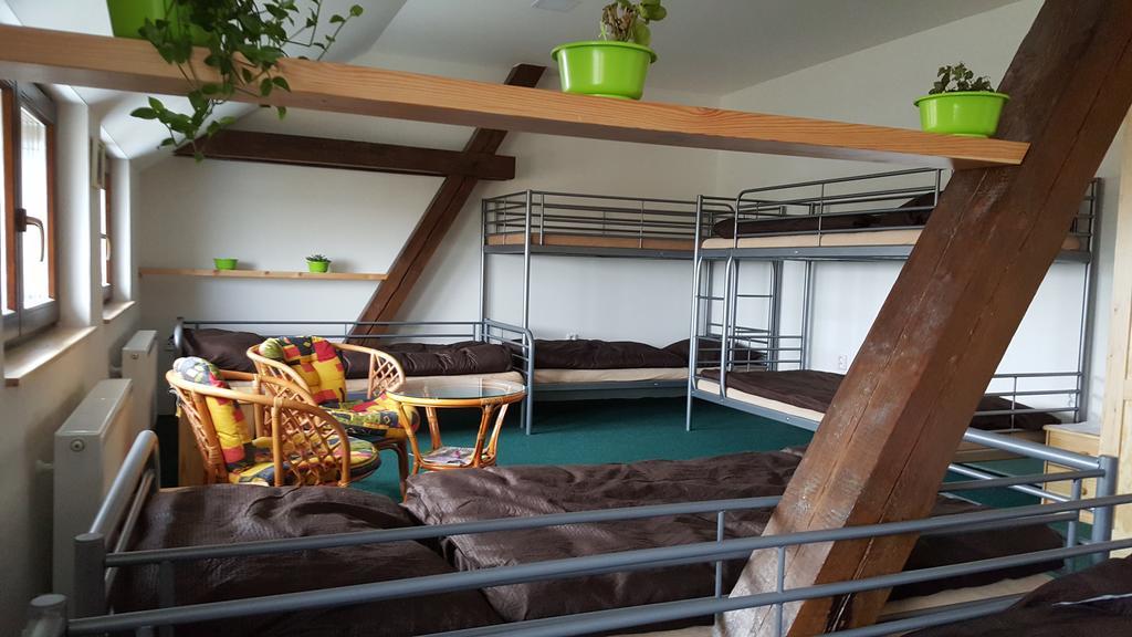 Hotel Penzion Eqilon à Mělník Extérieur photo