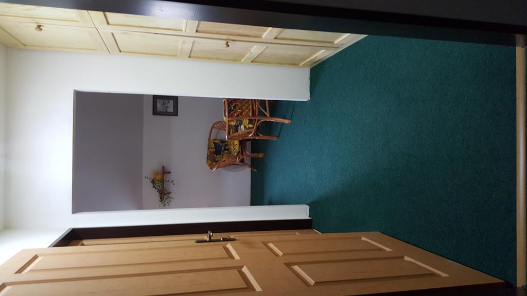 Hotel Penzion Eqilon à Mělník Extérieur photo