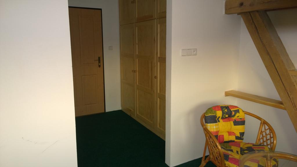 Hotel Penzion Eqilon à Mělník Extérieur photo