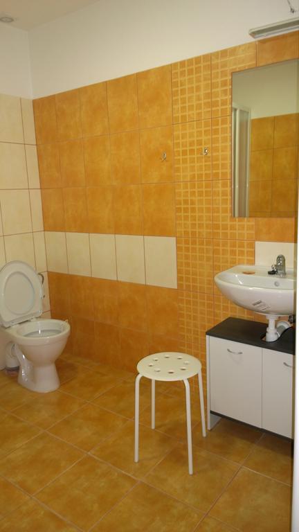 Hotel Penzion Eqilon à Mělník Extérieur photo